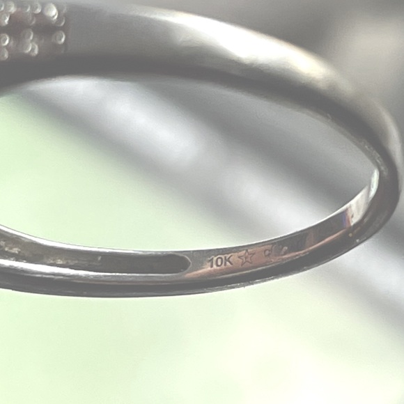 Diamond Engagement Ring - Picture 10 of 11